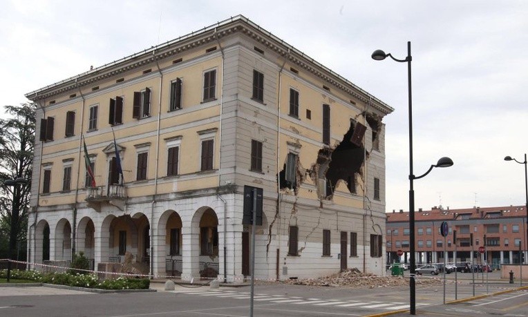 Msze święte odprawiajcie na placach