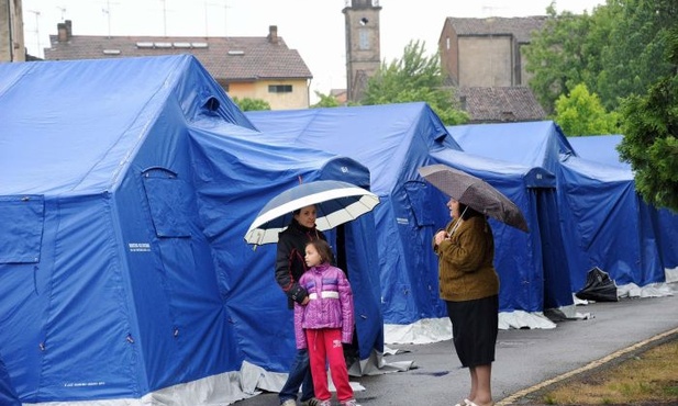 Włochy: Alarm trwa nadal