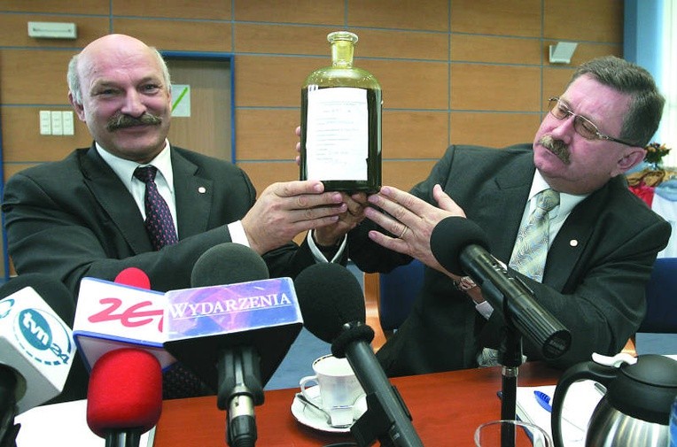 Paweł Olechnowicz, prezes Grupy Lotos, i Andrzej Schulz, prezes Petrobaltic, 