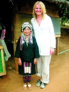  Basia z kobietą ze starszyzny plemienia Karenów. Górski trójkąt graniczny Tajlandia – Laos – Birma