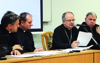  W seminarium udział wzięli bp Jan Kopiec, bp Andrzej Czaja, ks. Adam Rogalski i ks. Artur Sepioło
