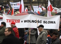 Krytycy rządu łączą siły