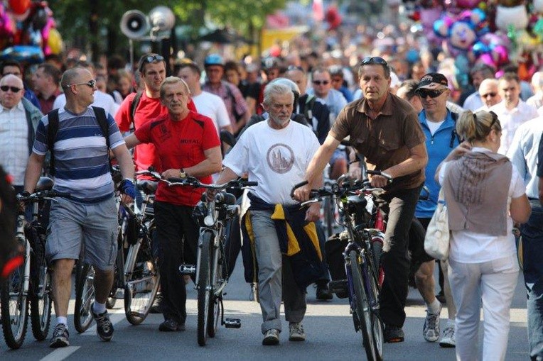 Mężczyźni w Piekarach 2012