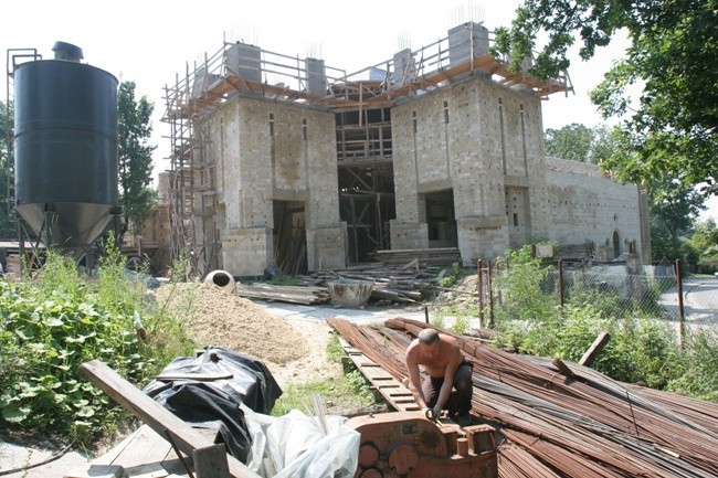 "Rzeczpospolita": Polska buduje kościoły