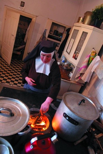 Z czego żyją mniszki