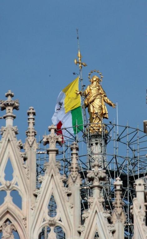 Papież przybył do Mediolanu