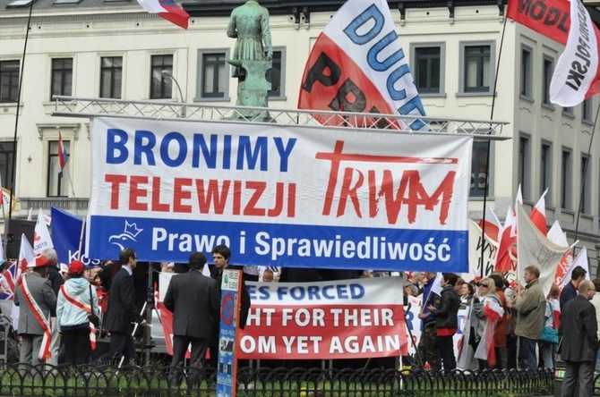 Bronią TV Trwam w Brukseli