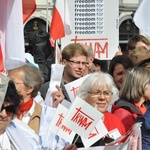 Bronią TV Trwam w Brukseli