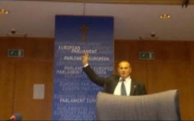 Polak zawiesił krzyż w Parlamencie Europejskim