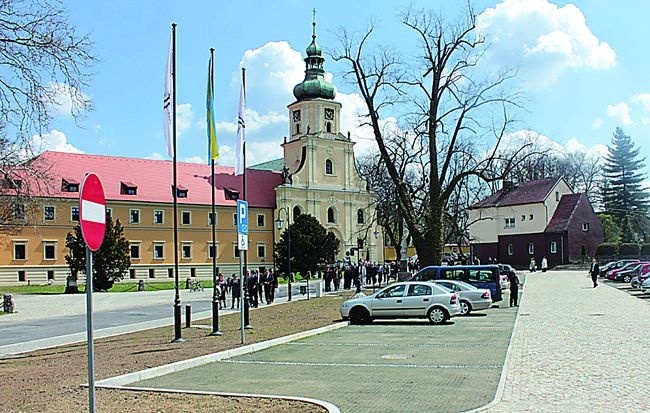  Wszyscy mogą korzystać z nowego parkingu naprzeciw sanktuarium