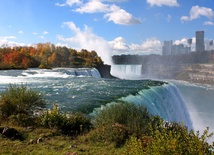 Przespaceruje się po linie nad Niagarą