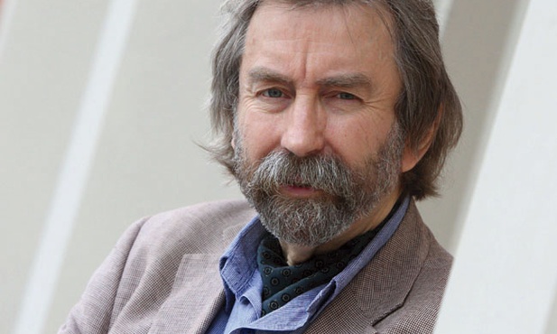  Dr Jerzy Lackowski – dyrektor Studium Pedagogicznego UJ. Były wojewódzki kurator oświaty w Krakowie (1990–2002). Autor projektu „Szkoła obywateli”. Członek Obywatelskiej Komisji Edukacji Narodowej