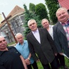 Zdzisław Owsianik, Janusz Babiak, Henryk Puchalski,  Zdzisław Kopeć i Stanisław Szewczyk – to tylko niektórzy z parafian oddanych całym sercem Kościołowi 