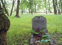 Stare nagrobki w przykościel-nym parku przywołują dawny Gdańsk rodem z powieści Güntera Grassa czy Pawła Huellego