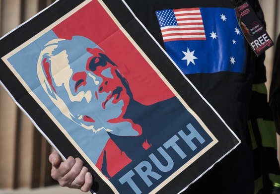 Australia obiecuje pomoc Assange'owi