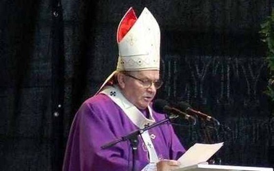 Abp Gołębiewski: wybrałbym kapłaństwo