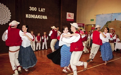 Historyczną sesję zakończył brawurowy występ zespołu „Koniaków”