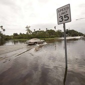 Tropikalny sztorm Debby zalewa Florydę