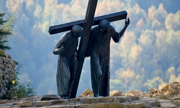 Cyrenejczykiem V stacji jest Jan Paweł II