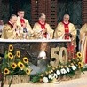 Bp Gerard Kusz i pozostali jubilaci, arcybiskupi, biskupi i około stu księży odprawiło  Mszę św.  w gliwickiej katedrze