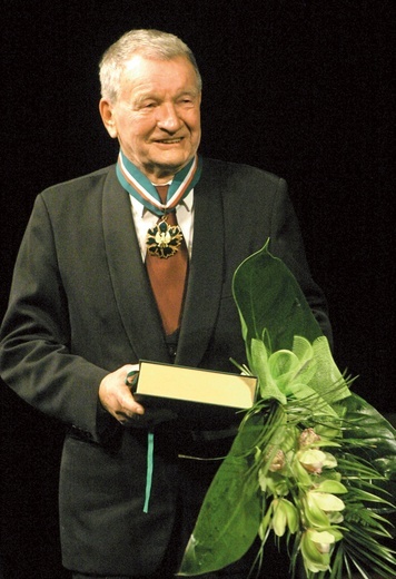 Aktor został w 2005 r. uhonorowany medalem „Gloria Artis”