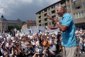 Zawieszony prezydent Basescu mówi o "zamachu stanu"