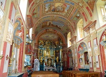 Odnowione barokowe wnętrze kościoła