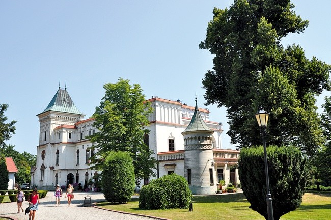 Przecławski zamek bardziej przypomina pałac 