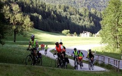 Koszalińska pielgrzymka rowerowa jedzie przez Alpy