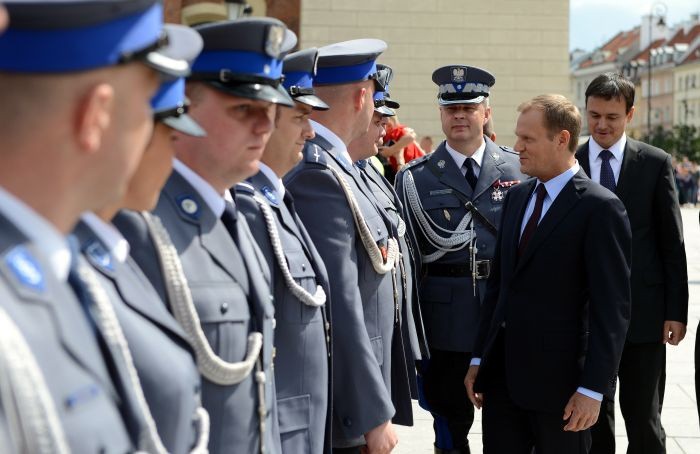 Premier dziękuje policjantom