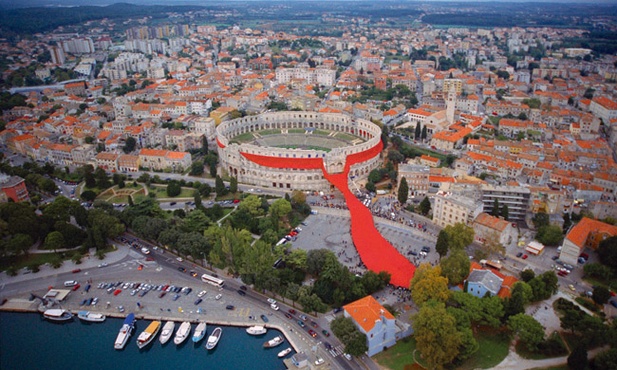 Wojowniku, załóż krawat