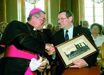 Abp Sławoj Leszek Głódź oraz historyk prof. Norman Davies