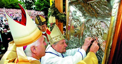 Matka Boża koronowana