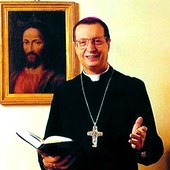Arcybiskup Giovanni Lajolo