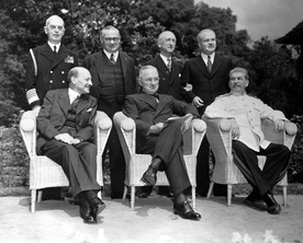 Przywódcy trzech mocarstw w Poczdamie: Clement Attlee, Harry Truman, Józef Stalin