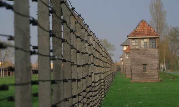 Romowie upamiętnią zgładzonych w Birkenau