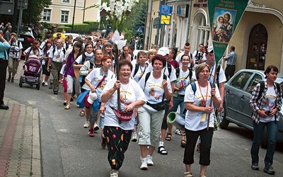  Pielgrzymi wyruszyli – zapraszamy  do towarzyszenia im na stronie olsztyn.gosc.pl