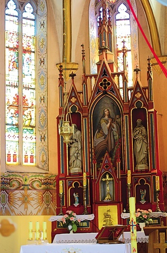 Neogotycki ołtarz z obrazem św. Marii Magdaleny