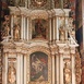 Kaliska katedra pw. św. Mikołaja. Ingresem do tej świątyni rozpocznie posługiwanie nowy pasterz. Jej główny ołtarz wzniesiono w 1662 r., a do 1973 r. w centralnym punkcie był umieszczony obraz Rubensa „Zdjęcie z krzyża”. W nocy  z 13 na 14 grudnia został skradziony, a dla zatarcia  śladów ołtarz podpalono.  Dziś widzimy jego kopię  