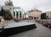 Bp Guzdek: Miarą wolności jest gotowość do służby