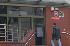 Na "państwowym" pensje rosną...