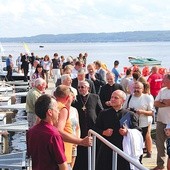 Pielgrzymka z Nadola do Żarnowca gromadzi – oprócz parafian – także i wielu zaciekawionych turystów