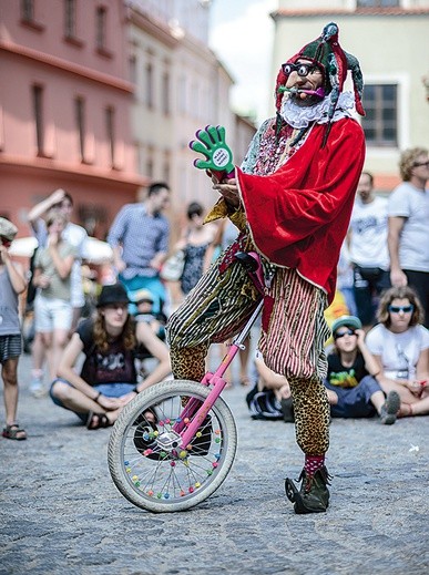  Rumpel swoim kolorowym strojem wyróżniał się na ulicach Lublina