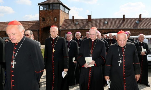 Biskupi w Auschwitz - Birkenau