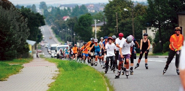 270 kilometrów przed cudowny wizerunek Madonny pokonują w cztery dni. Podobno niezapomniane przeżycie...