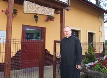 – Dom młodzieżowy „Betania” został odbudowany przez parafian – mówi ks. M. Zapiór