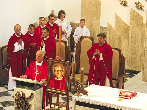  Eucharystii przewodniczył ks. kan. Stanisław Sikorski