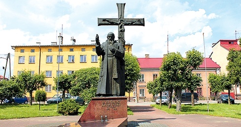  Nowe Miasto nad Pilicą. Tutaj znajdują się Sanktuarium bł. Honorata Koźmińskiego  oraz muzeum z pamiątkami po błogosławionym zakonniku