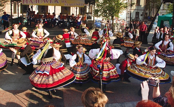  Gospodarzami festiwalu folklorystycznego będą dwa płockie zespoły: „Wisła” i HZPiT „Dzieci Płocka” (na zdjęciu) 