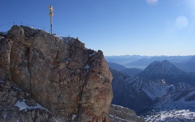 „Znikający krzyż” na Zugspitze